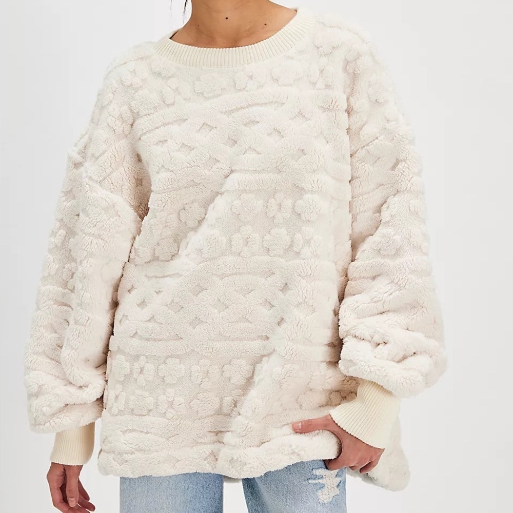 NWT--Free People Cable knit Sweatshirt Sweater with pockets sz L